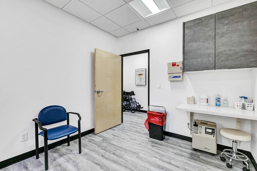 More Photos Of 4105 N 20th St, Phoenix Medical For Lease