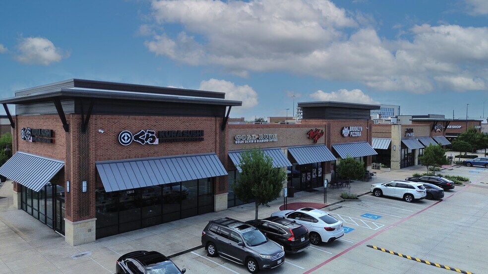 More Photos Of 13517 University Blvd, Sugar Land Unknown For Lease