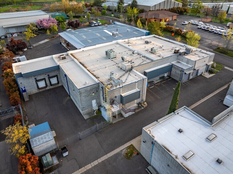 More Photos Of 710 Jefferson Ave, Ashland Light Manufacturing For Lease