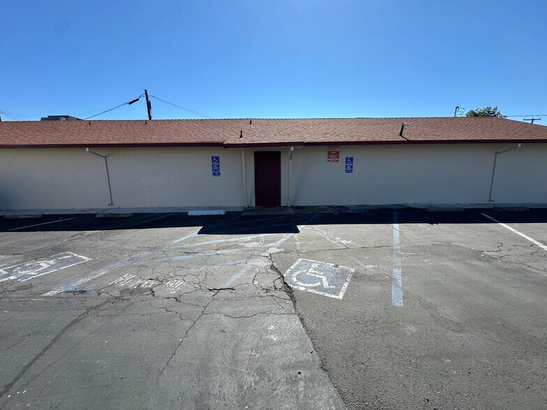 More Photos Of 5026 Fruitridge Rd, Sacramento Medical For Lease