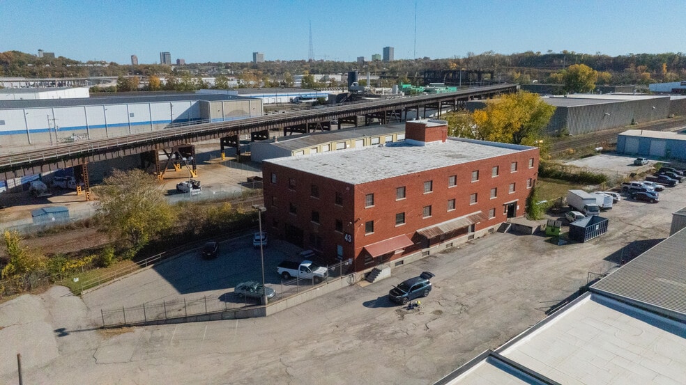 More Photos Of 43 Kansas Ave, Kansas City Distribution For Sale