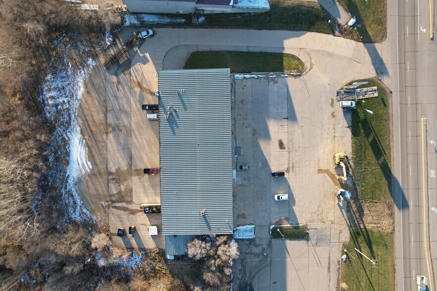 More Photos Of 4478-4488 Dodge St, Dubuque General Retail For Sale