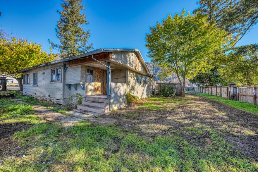More Photos Of 3527 CA-20 Hwy, Upper Lake Flex For Sale