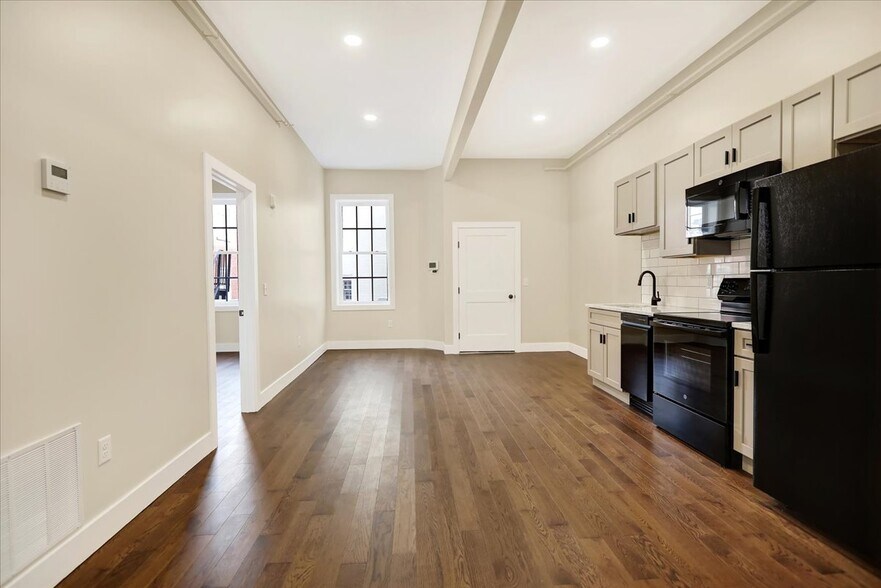 More Photos Of 241 S 5th St, Reading Apartments For Sale