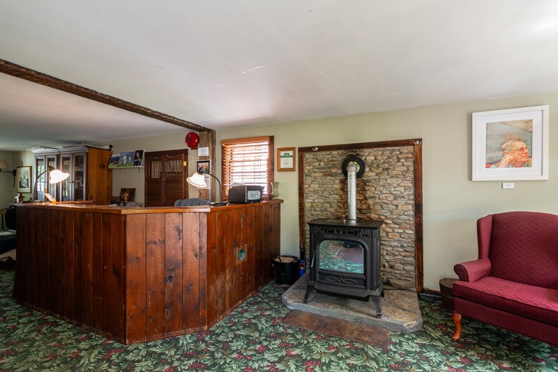 More Photos Of 132 Landgrove Rd, Landgrove Hotel For Sale