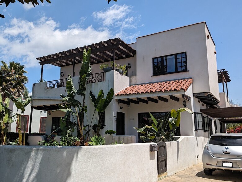 Primary Photo Of 1208 Poinsettia Dr, West Hollywood Apartments For Sale