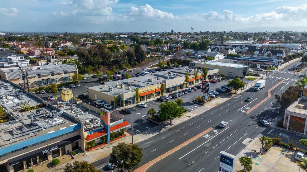 More Photos Of 2000-2008 N Sepulveda Blvd, Manhattan Beach Freestanding For Lease