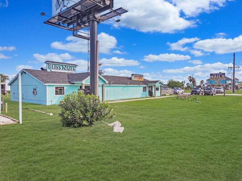 More Photos Of 1923 Hwy 87, Crystal Beach Freestanding For Sale