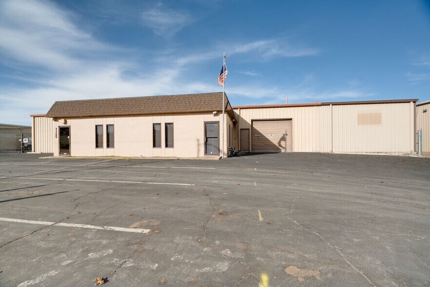 Primary Photo Of 1133 W Main St, Arlington Warehouse For Lease