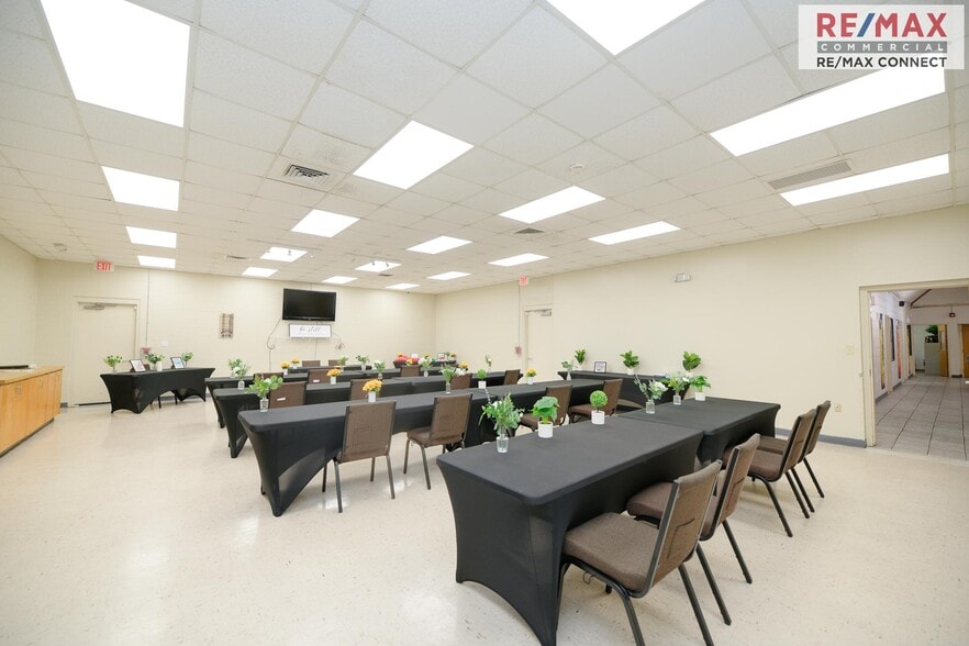 More Photos Of 1033 Big Bethel Rd, Hampton Religious Facility For Sale