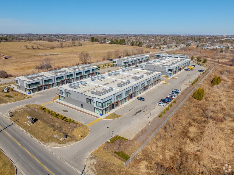 More Photos Of 585 Hanlon Creek Blvd, Guelph Showroom For Lease