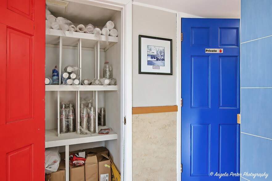 More Photos Of 140 Crystal St, Cary Fast Food For Sale