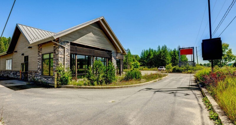 Primary Photo Of 1001 Ch Valiquette, Sainte-agathe-des-monts Freestanding For Lease