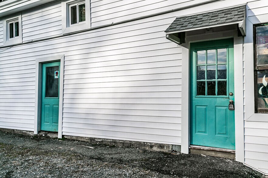 More Photos Of 4527 South St, Jamesville General Retail For Sale
