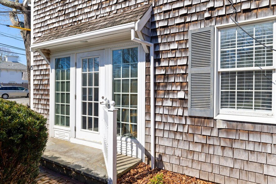More Photos Of 15 Simpson Ln, Falmouth Office For Sale