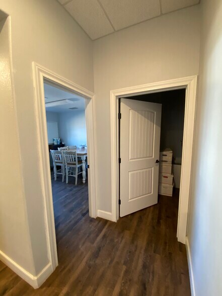 More Photos Of 5802-82 E Highway 62, Lubbock Light Distribution For Lease