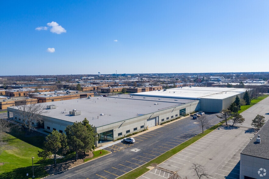 More Photos Of 515 Huehl Rd, Northbrook Warehouse For Lease
