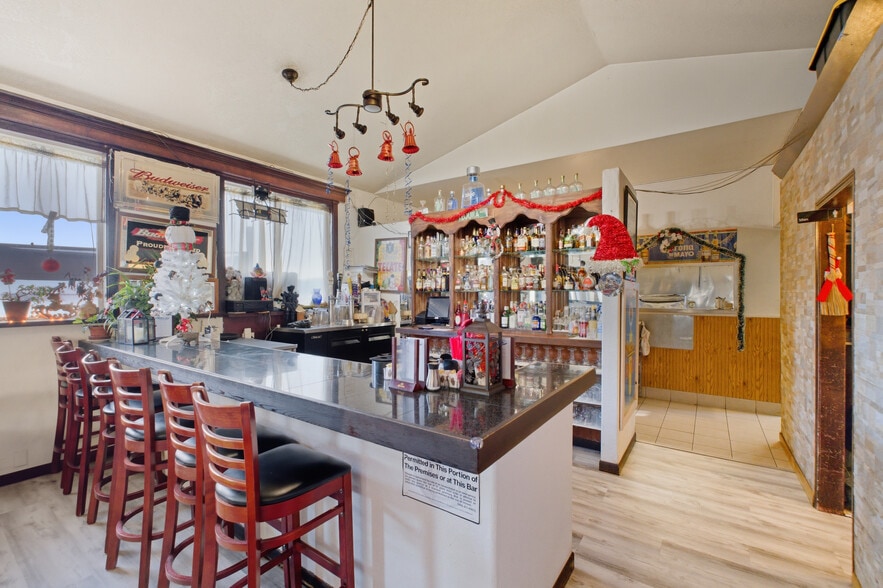 More Photos Of 1185 NE Mill St, Waldport Flex For Sale
