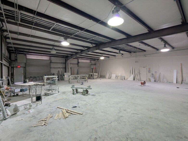 More Photos Of 6095 College St, Beaumont Office For Sale
