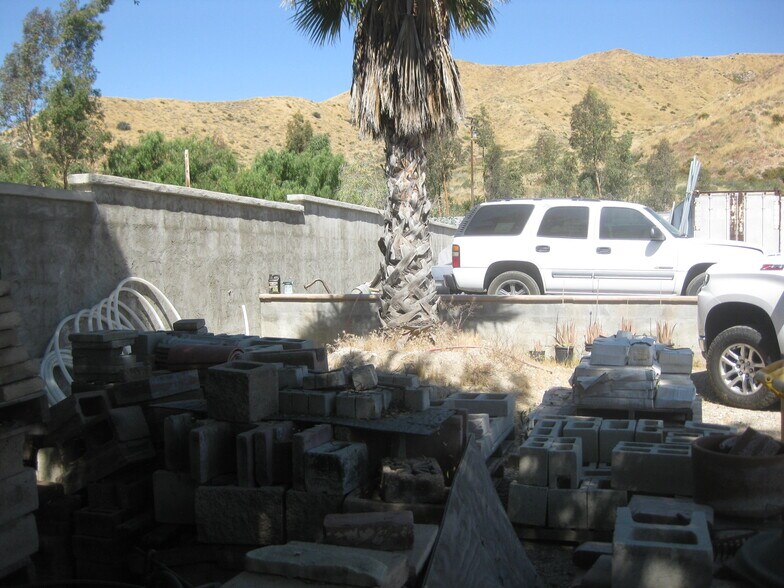 More Photos Of 17035 Sierra Hwy, Canyon Country Land For Sale