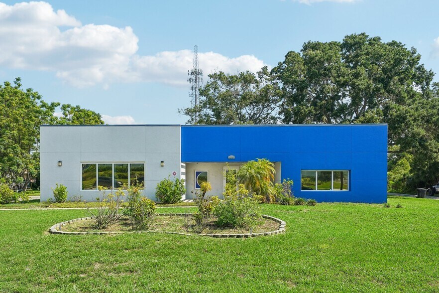 More Photos Of 3209 30th Ave S, Saint Petersburg Office For Sale