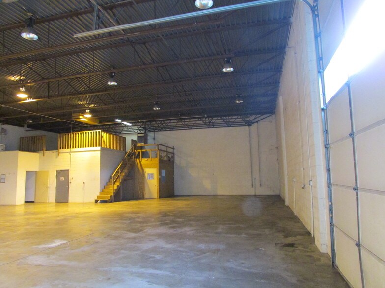 More Photos Of 14033-14055 Achyl Ave, Warren Warehouse For Sale