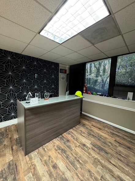 More Photos Of 3060 Mercer University Dr, Atlanta Medical For Sale