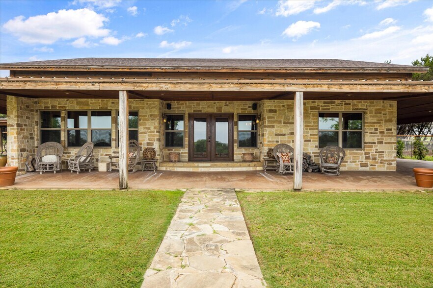 More Photos Of 1904 Floyd Rd, Weatherford Specialty For Sale