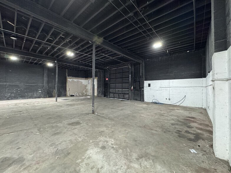 More Photos Of 1046-1048 E 26th St, Hialeah Warehouse For Lease