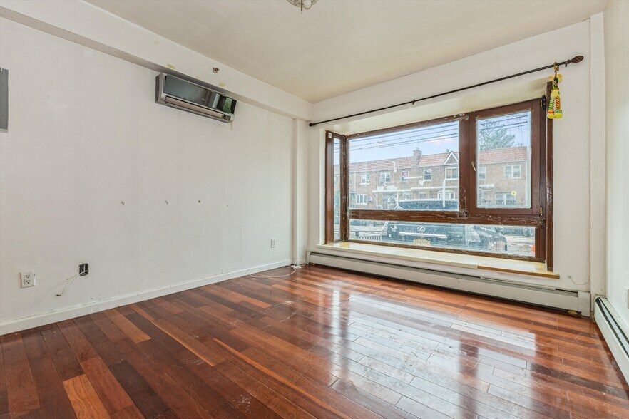 More Photos Of 5735 Lawrence St, Flushing Apartments For Sale