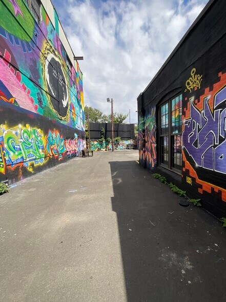 More Photos Of 86-90 Forrest St, Jersey City Warehouse For Lease