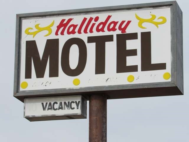 More Photos Of 681 7th St SW, Halliday Hotel For Sale