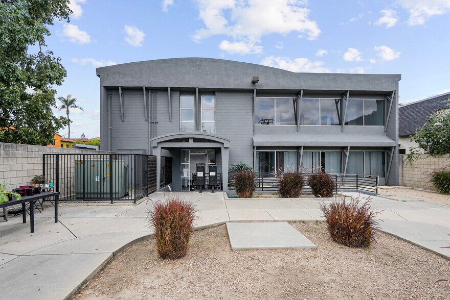 More Photos Of 2215 N Broadway, Santa Ana Medical For Sale