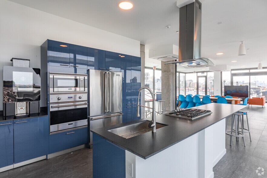 More Photos Of 3460 N Broadway St, Chicago Apartments For Lease