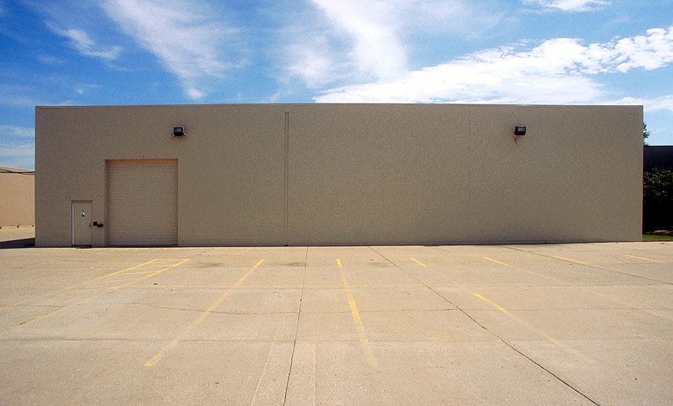 More Photos Of 31751 Research Park Dr, Madison Heights Light Manufacturing For Sale