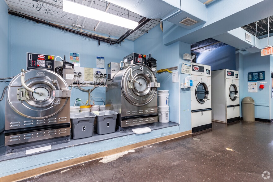 More Photos Of 1810 S Highway 27, Clermont Hotel For Sale