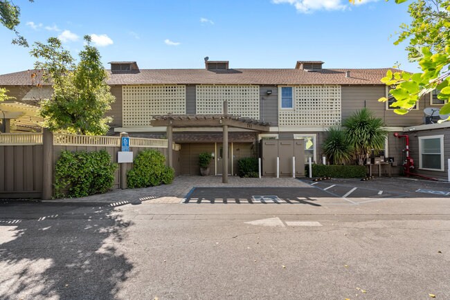 More Photos Of 241 El Camino Real, Menlo Park Storefront Retail Office For Sale