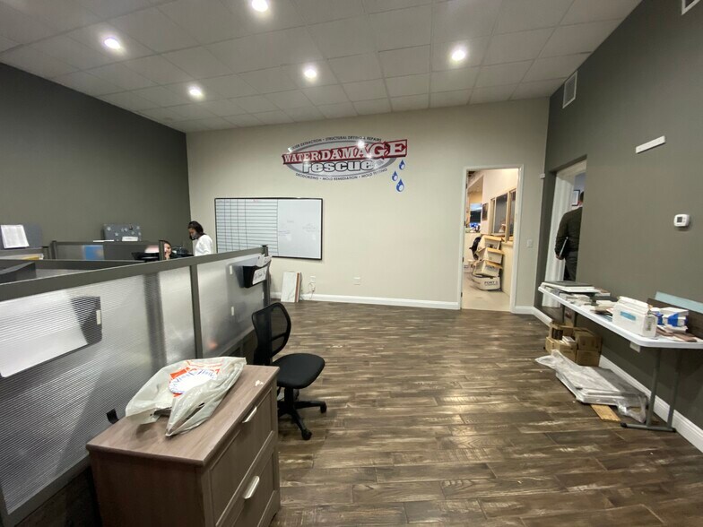 More Photos Of 7234 Owensmouth Ave, Canoga Park Freestanding For Lease