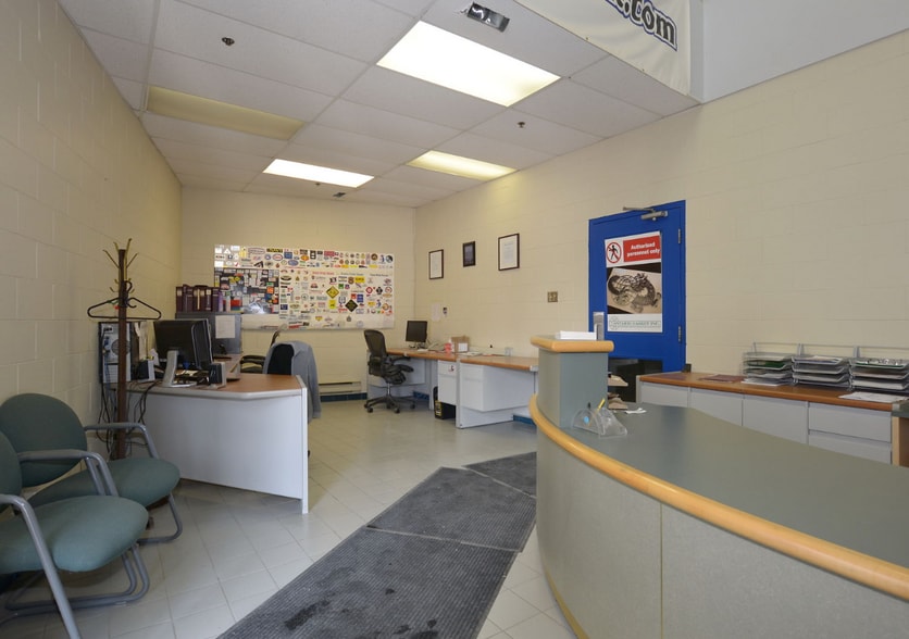 More Photos Of 5359 Canotek Rd, Ottawa Light Manufacturing For Sale