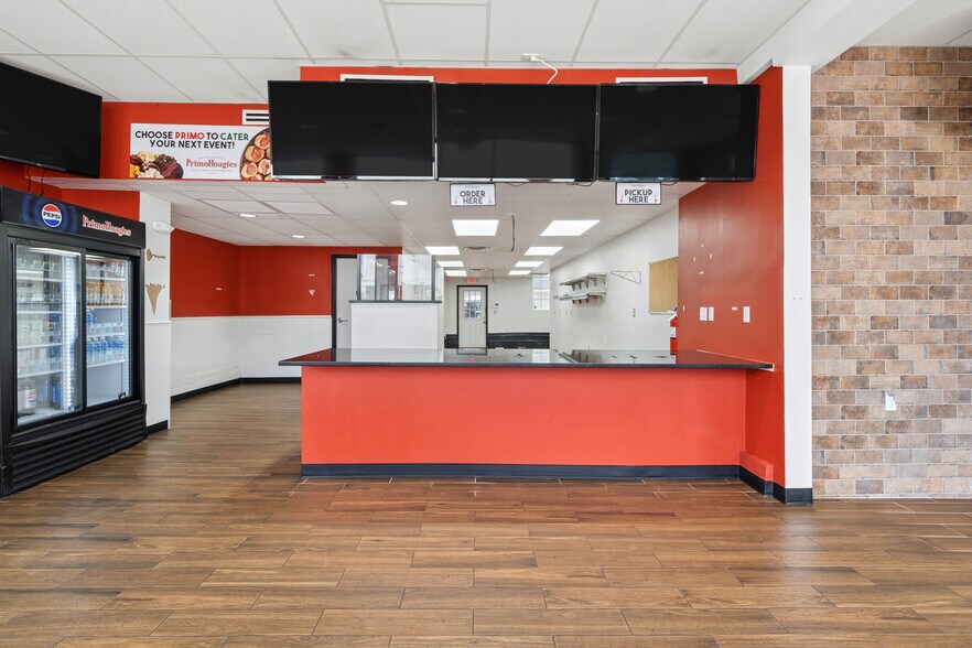 More Photos Of 8228 Oak St, New Orleans Office For Sale