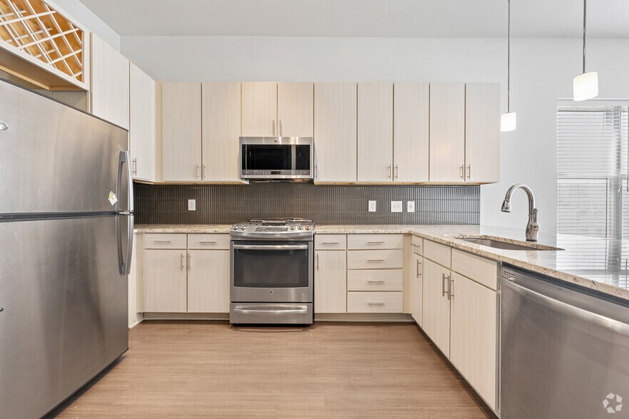 More Photos Of 707 Richard Arrington Jr Blvd S, Birmingham Multifamily For Sale