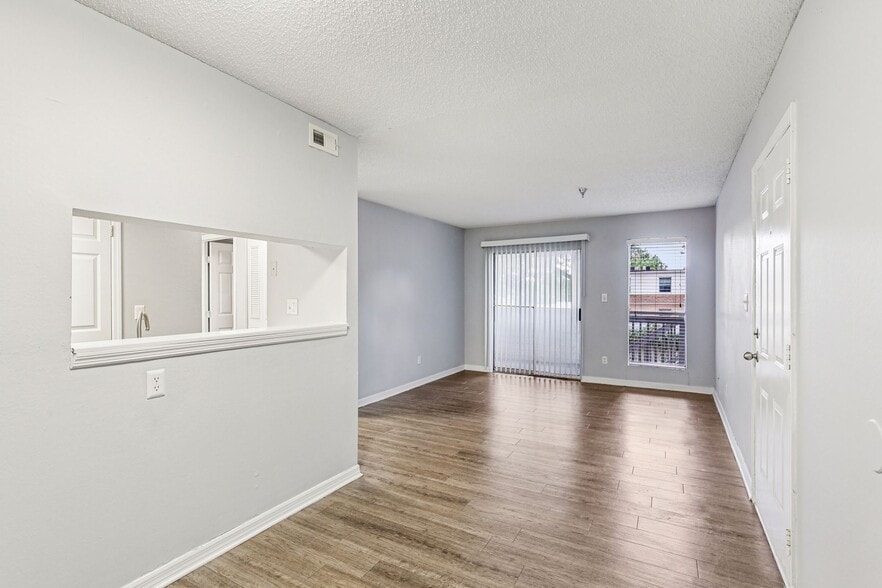 More Photos Of 4610 N Armenia Ave, Tampa Apartments For Sale