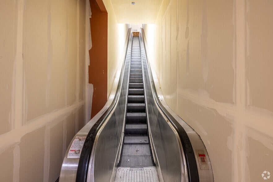 More Photos Of 820 & 3655 Citadel Dr E, Colorado Springs General Retail For Sale