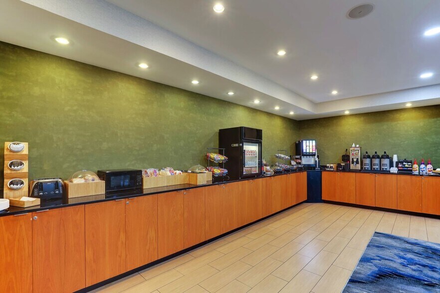 More Photos Of 6851 West Fwy, Fort Worth Hotel For Sale