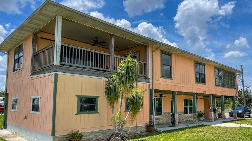 More Photos Of 2200 Marina Park Dr, Fort Myers Marina For Sale