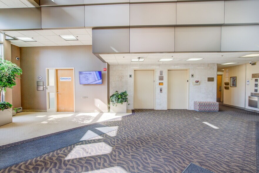 More Photos Of 570 Asbury St, Saint Paul Office For Lease