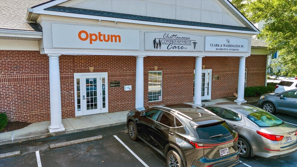 More Photos Of 7446 Shallowford Rd, Chattanooga Medical For Lease