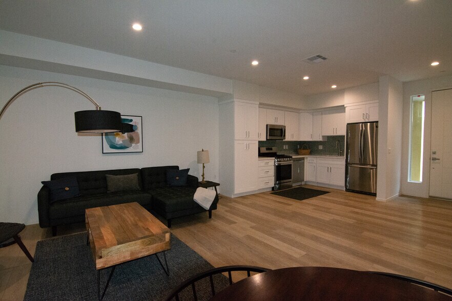 More Photos Of 2006 S Corning St, Los Angeles Apartments For Sale