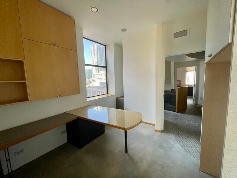 More Photos Of 1601 Arapahoe St, Denver Office For Sale