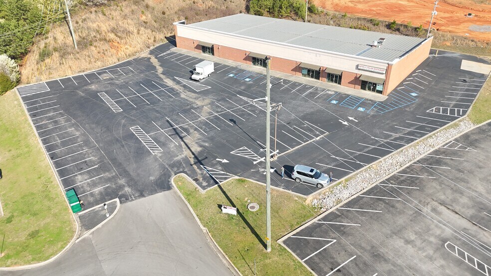 More Photos Of 150 Pearl Dr, LaFayette Restaurant For Lease
